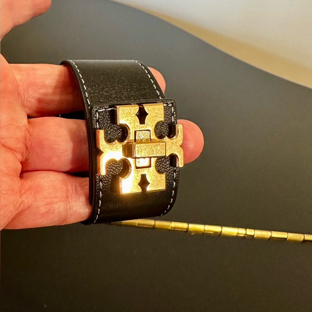 Tory Burch Authentic Luxe NWT Timeless Black Kira Turn-Lock Leather Bracelet - Picture 17 of 17